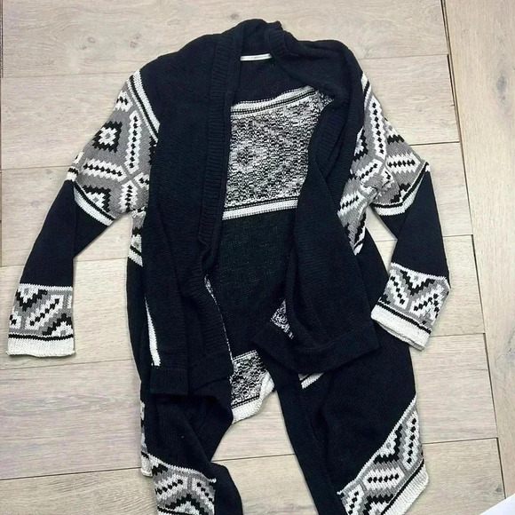 Twelfth Street by Cynthia Vincent Sweater - Picture 4 of 11